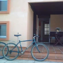 Casa Emi. Colinas de Trasmonte. Zamora. Bicicletas y terraza